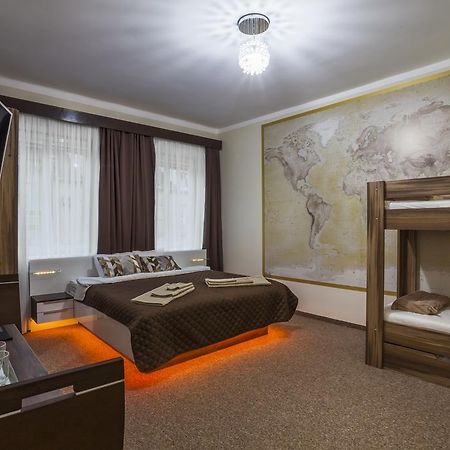 Luxury Air-Conditioned Rooms In Old Town براتسيلافا المظهر الخارجي الصورة