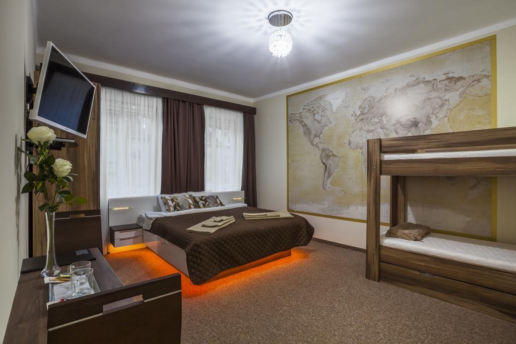 Luxury Air-Conditioned Rooms In Old Town براتسيلافا المظهر الخارجي الصورة