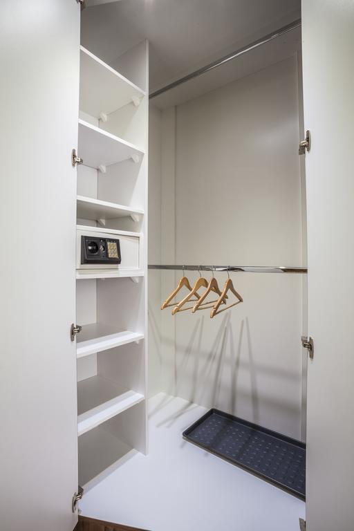 Luxury Air-Conditioned Rooms In Old Town براتسيلافا المظهر الخارجي الصورة